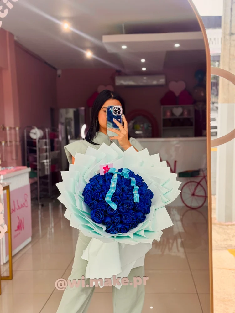Bouquet azul de gran formato preparado por WiMake